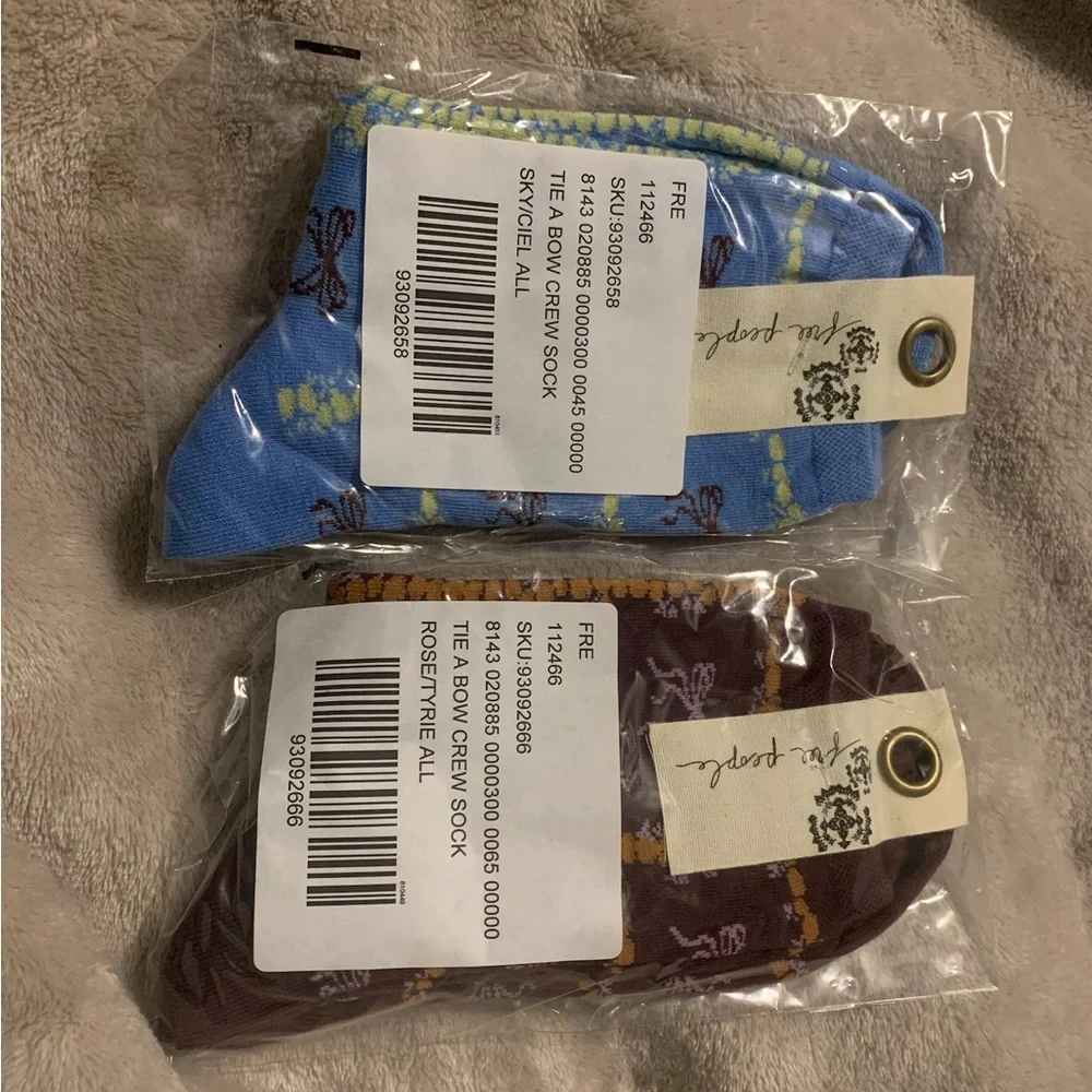 Free People Tie A Bow Set of 2 Crew Socks Blue Burgundy Knit Women’s NWT